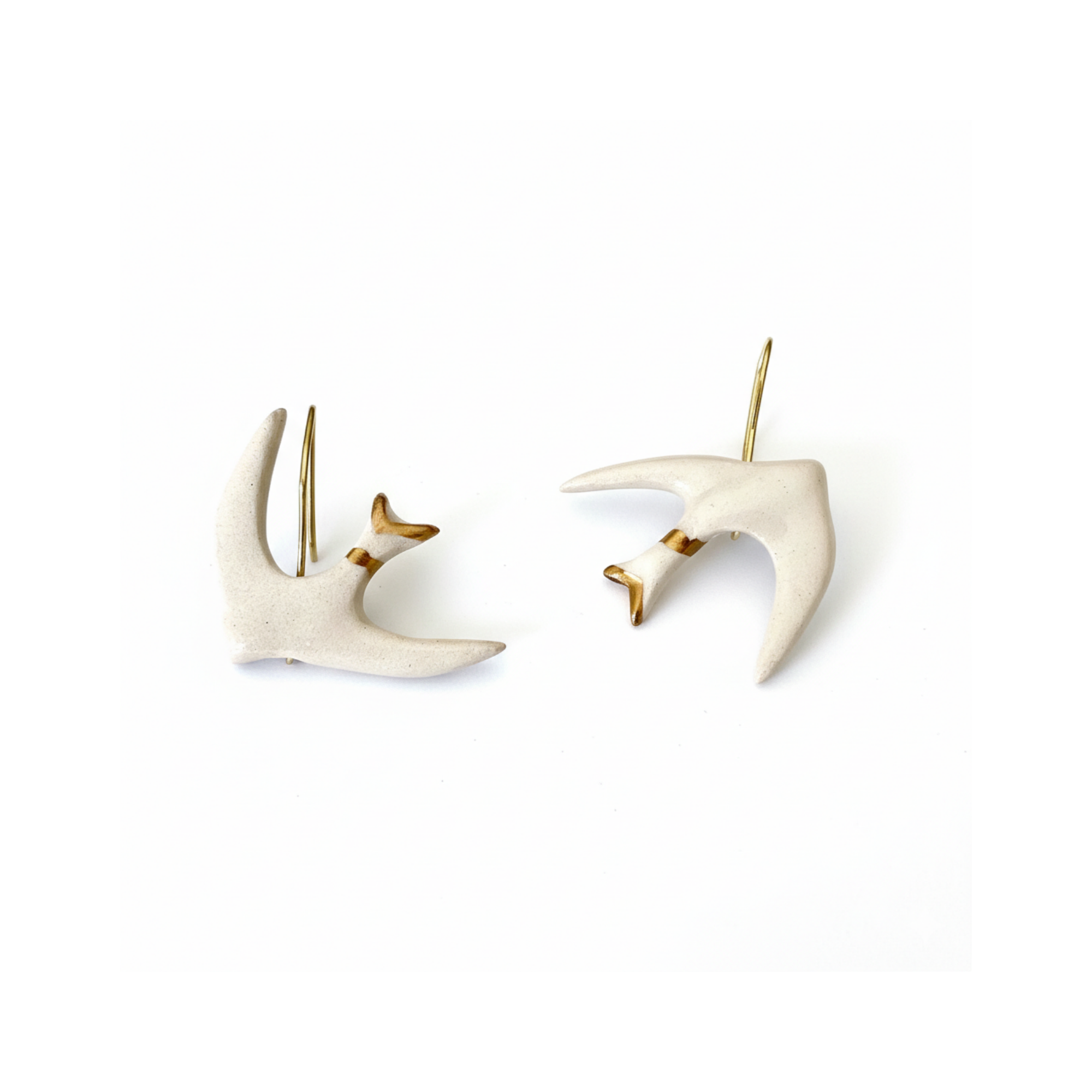 Ekru Free Zippy Bird Seramik Kırlangıç Küpe, el yapımı seramik, Free Bird Koleksiyonu, Daniela Ceramic.