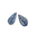 İndigo Leaf Line Seramik Yaprak Küpe, el yapımı seramik, Leaf Line Koleksiyonu, Daniela Ceramic.