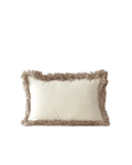 Krem kadife kırlent, 30x45 cm dikdörtgen formlu döşemelik yastık. Yıkanabilir kılıf, salon koltuğu için modern dekor.