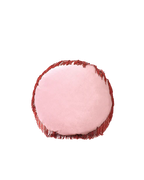 Pembe kadife kırlent, 45 cm kare formlu döşemelik yastık. Yıkanabilir kılıf, salon koltuğu için modern dekor.
